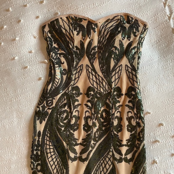 NEW Sequin Bodycon Midi Dress - Picture 4 of 6